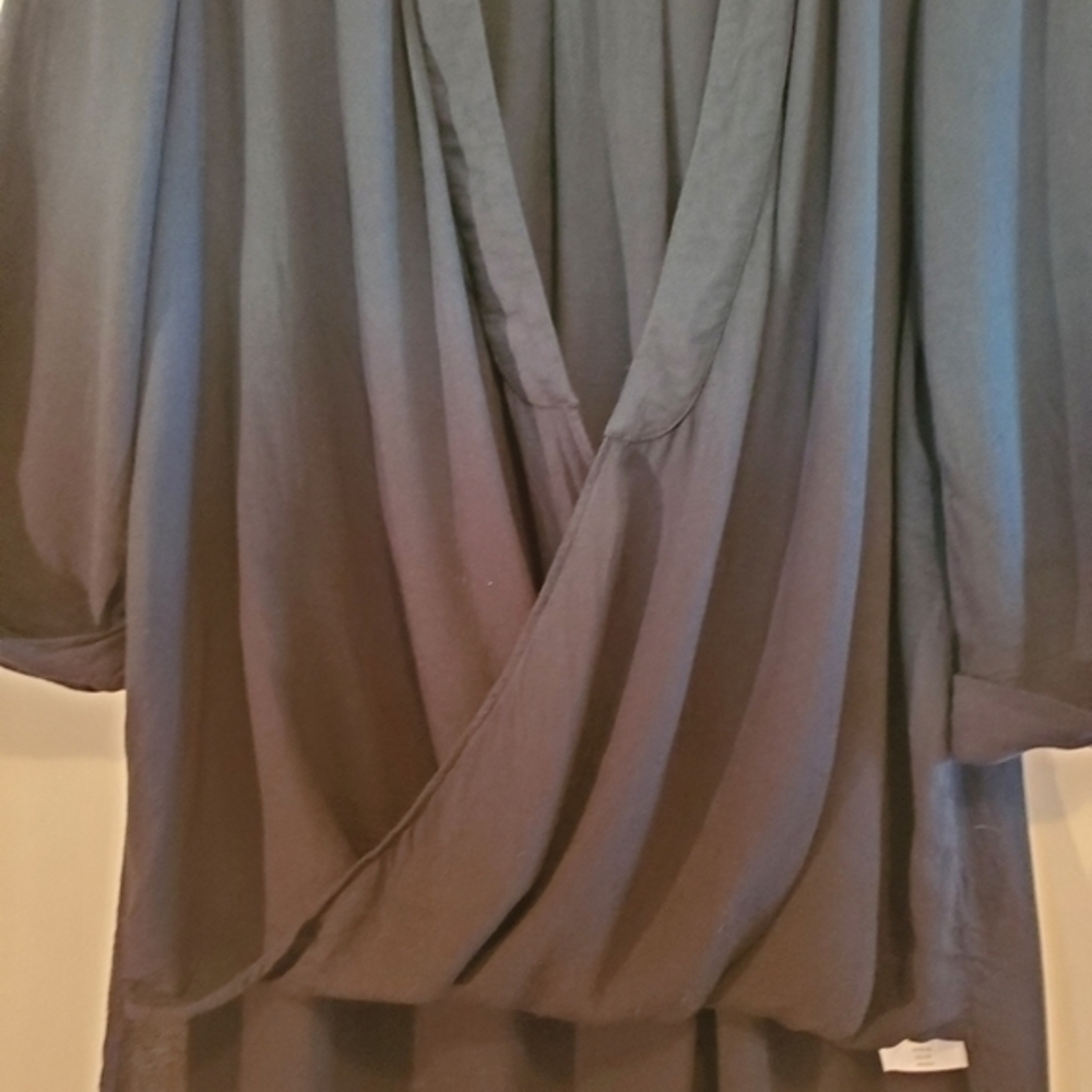 Lisa Rinna Collection Crossover V-neck Blouse - Picture 4 of 11